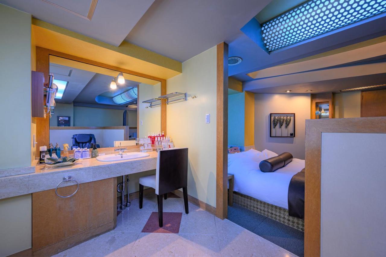 Water Hotel Mw (Adults Only) Saitama Bagian luar foto