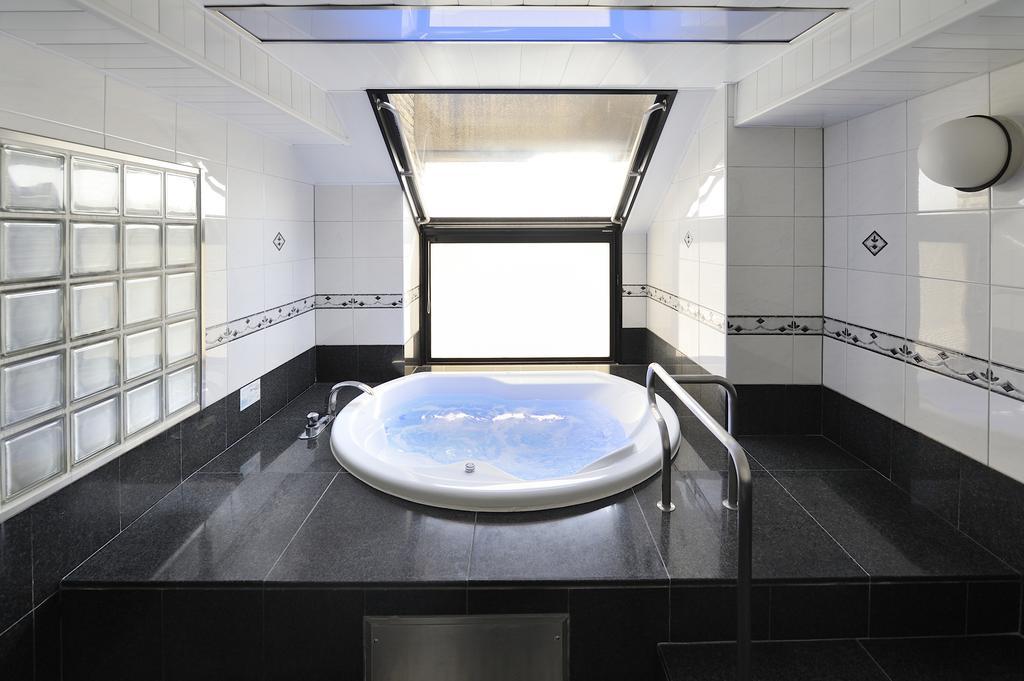 Water Hotel Mw (Adults Only) Saitama Bagian luar foto